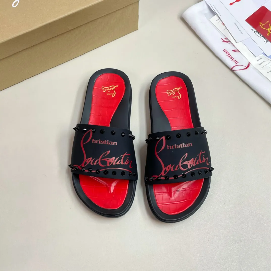 [CL red sole shoes] P: 340💰 size 38-45 Men’s classic slippers, made on the official website 1:1, the original factory specializes in original materials ➖ OEM 3D printed patterns, all hand-nailed and made ➖ Ultra-light non-slip outsole. Super fashionable and super comfortable, handsome on the feet, a must-have for men in summer! !
